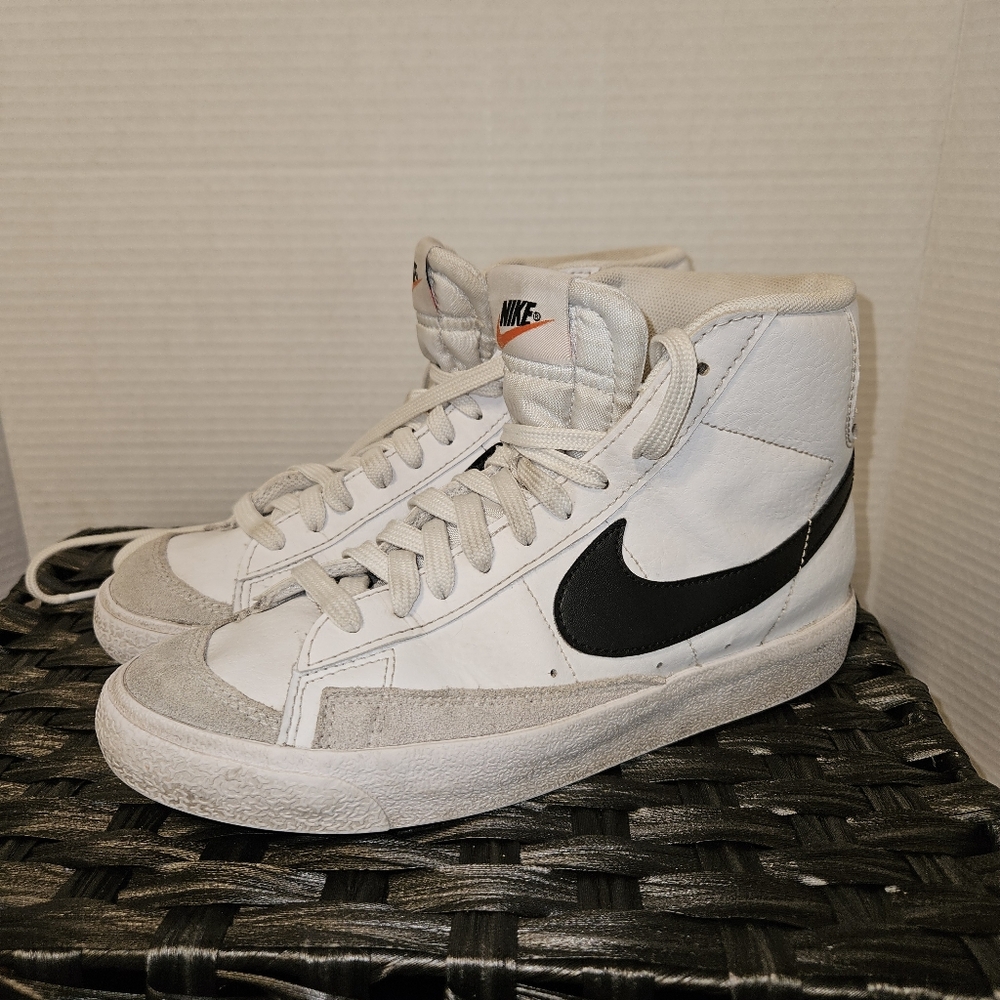 Nike White and Black High-Top Sneakers Kids Sz 5.5Y